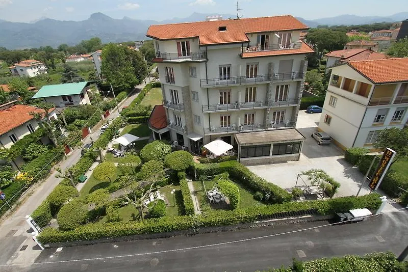 Hotel Montecarlo-1